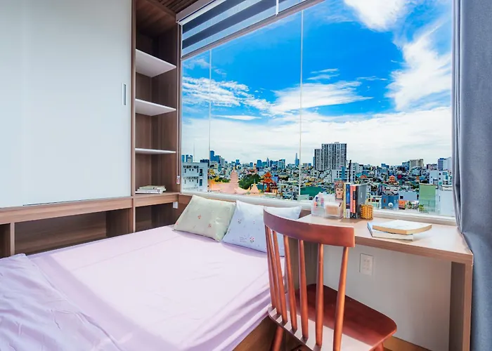 2Br Apartment With A Fabulous Canal View